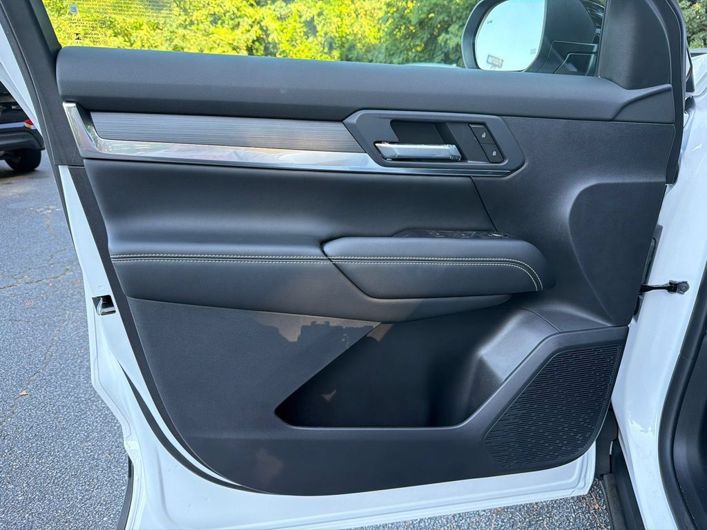 Used 2026 GMC Terrain Elevation w/ Technology Package II FWD image 10
