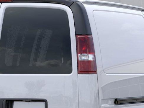 New 2026 Chevrolet Express 3500 RWD image 11