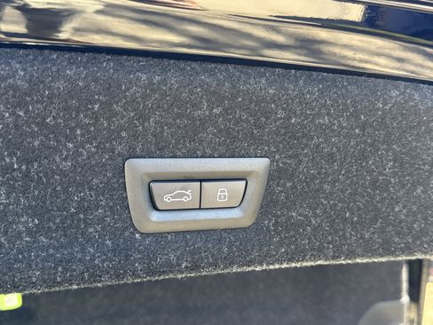 New 2026 BMW 330i Sedan w/ Convenience Package image 23