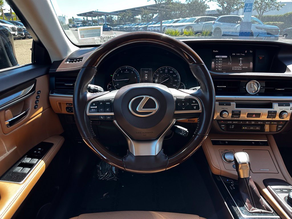Used 2016 Lexus ES 350 w/ Premium Package w/Wood Trim FWD image 20