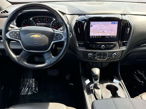 Used 2023 Chevrolet Traverse LT w/ LT Premium Package AWD/4WD image 7