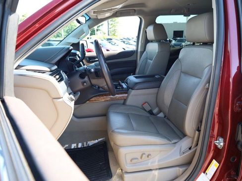 Used 2020 Chevrolet Suburban Premier AWD/4WD image 21