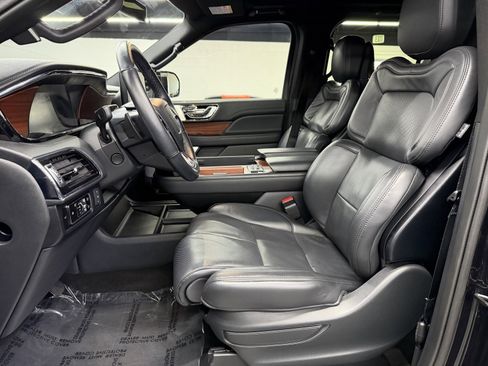 Used 2023 Lincoln Navigator Reserve image 20