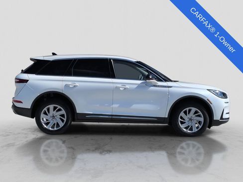 Used 2023 Lincoln Corsair AWD image 9