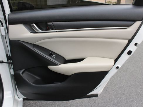 Used 2021 Honda Accord LX image 24