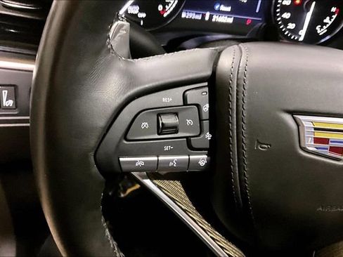 Used 2025 Cadillac XT6 Sport w/ Platinum Package image 21