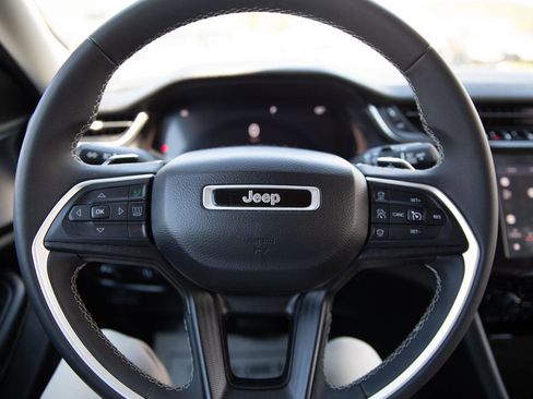 Used 2023 Jeep Grand Cherokee L Laredo AWD/4WD image 11