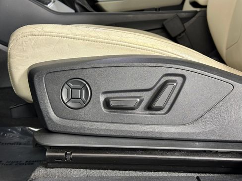 Used 2020 Audi Q3 2.0T Premium Plus w/ Premium Plus Package AWD/4WD image 7