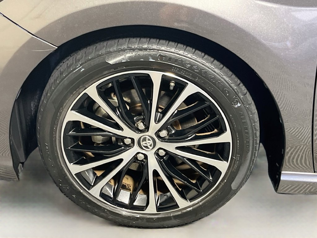 Used 2019 Toyota Camry SE FWD image 11