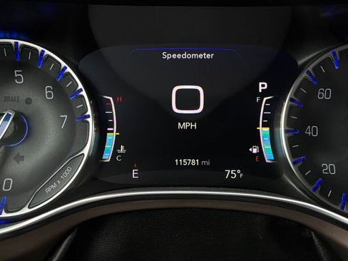 Used 2017 Chrysler Pacifica Touring-L Plus w/ Advanced Safetytec Group image 44