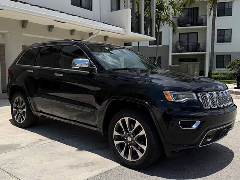 Used 2017 Jeep Grand Cherokee Overland w/ Jeep Active Safety Group AWD/4WD image 1