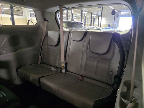 Used 2016 Kia Sedona LX w/ LX Essentials Premium Package image 13