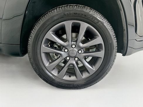 Used 2019 Jeep Grand Cherokee High Altitude RWD image 30