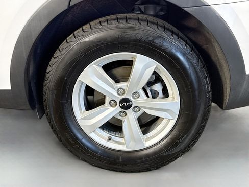 Used 2023 Kia Sorento LX FWD image 36