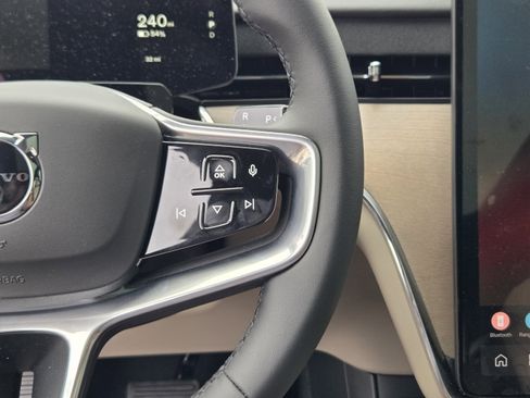 New 2026 Volvo EX90 Plus RWD image 25