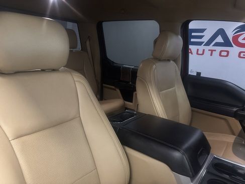 Used 2019 Ford F250 Lariat w/ Chrome Package image 40