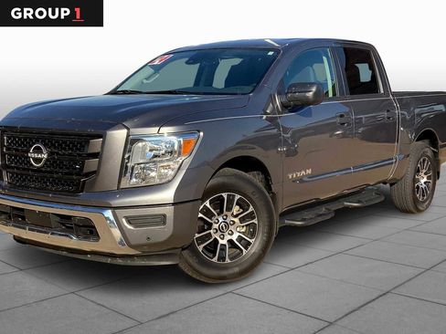 Used 2024 Nissan Titan SV w/ SV Convenience Package image 1