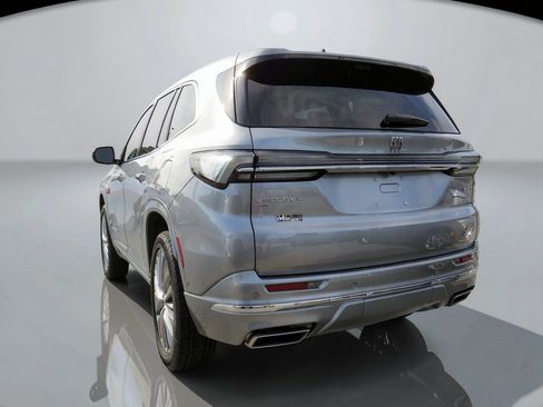 Used 2025 Buick Enclave Avenir w/ Super Cruise Package AWD/4WD image 5