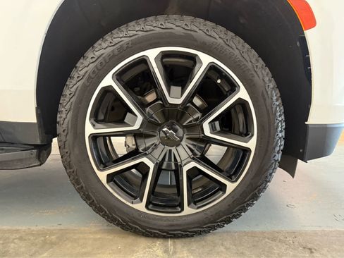 Used 2022 Chevrolet Tahoe RST w/ Luxury Package AWD/4WD image 9
