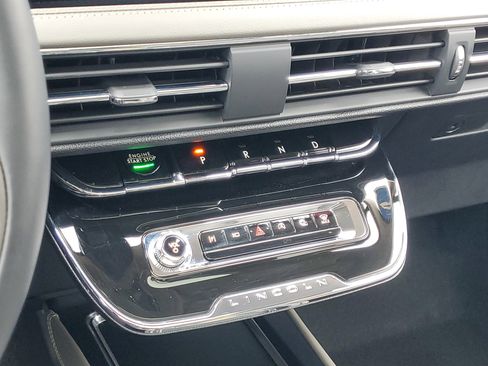 Used 2025 Lincoln Corsair AWD w/ Equipment Group 101A image 18