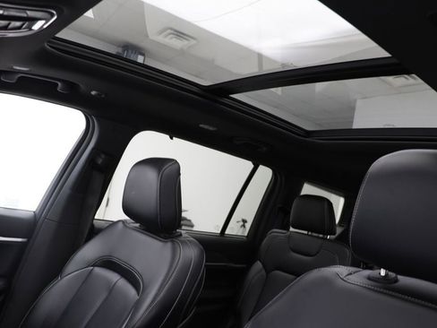 Used 2024 Jeep Grand Cherokee L Limited w/ Luxury Tech Group II image 17