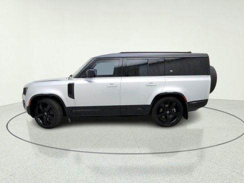 Used 2023 Land Rover Defender 130 X-Dynamic SE AWD/4WD image 14