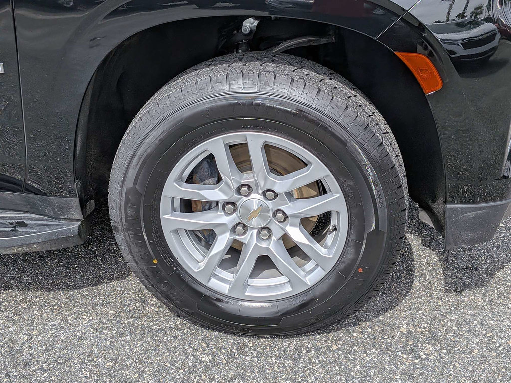 Certified 2024 Chevrolet Suburban LT AWD/4WD image 38