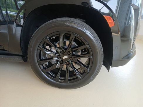 Certified 2024 Cadillac Escalade Sport Platinum w/ LPO, ONYX Package AWD/4WD image 7