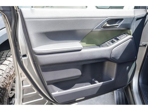 Used 2025 Lexus GX 550 AWD/4WD image 19