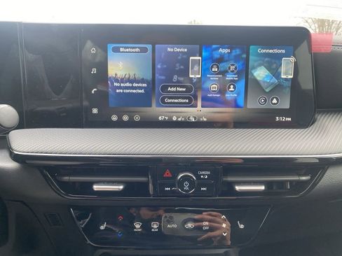 New 2026 Nissan Kicks SR w/ SR Premium Package FWD image 22