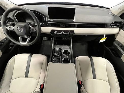 New 2026 Honda Pilot Touring image 25