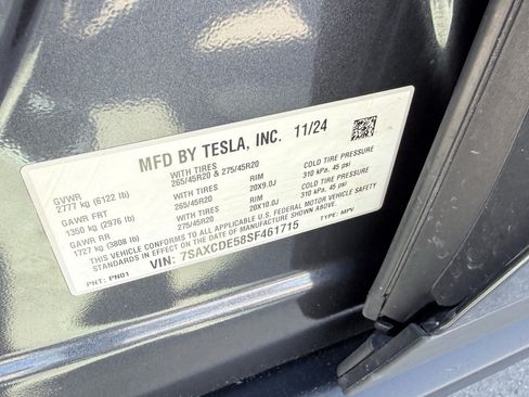Used 2025 Tesla Model X AWD/4WD image 32