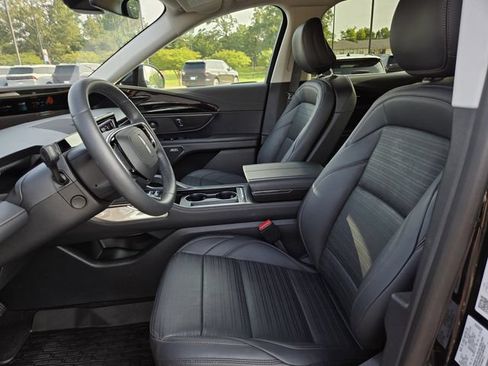 New 2026 Lincoln Nautilus Reserve AWD/4WD image 12