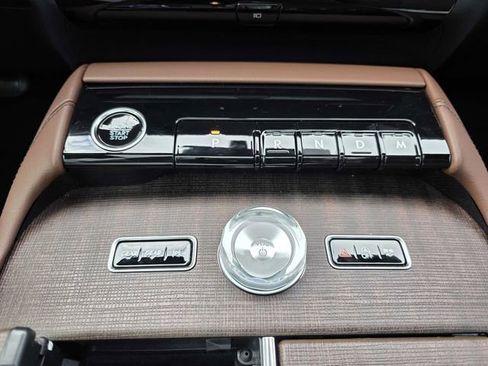 New 2025 Lincoln Navigator Reserve image 11