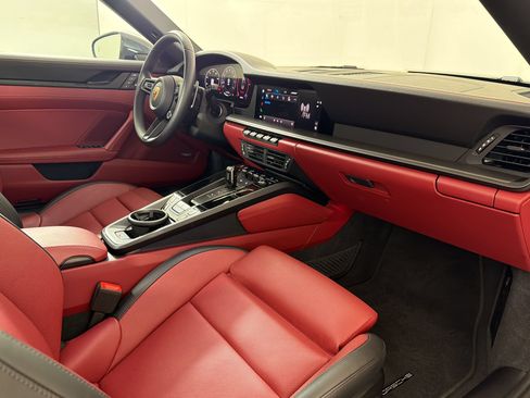 Certified 2025 Porsche 911 Carrera RWD image 32