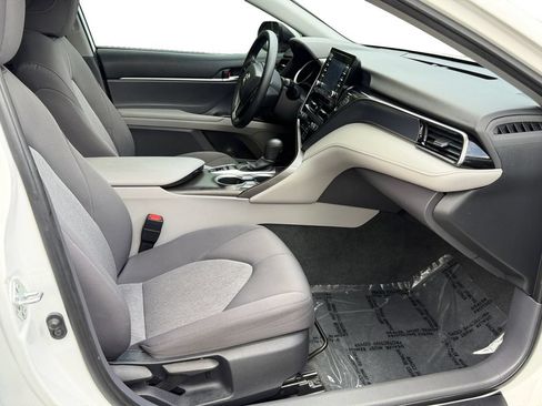 Used 2022 Toyota Camry LE FWD image 9