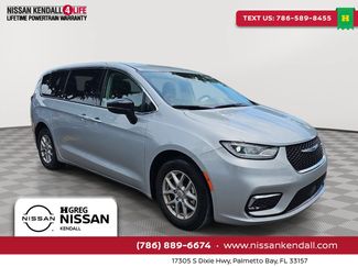 Used 2024 Chrysler Pacifica Touring-L FWD video 1