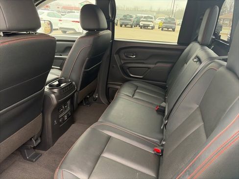 Used 2021 Nissan Titan PRO-4X w/ Pro-4x Convenience Package image 11