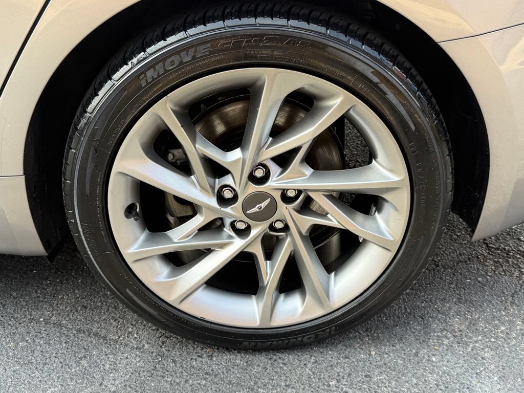 Used 2022 Genesis G70 2.0T RWD image 39