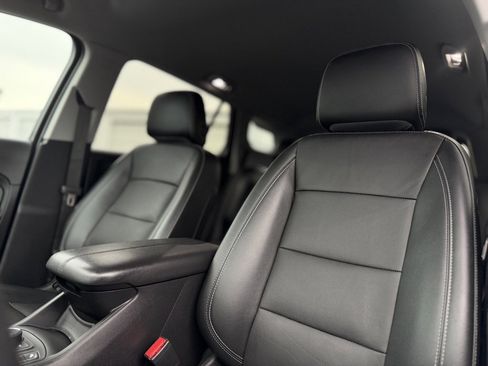 Used 2023 GMC Terrain SLT image 21