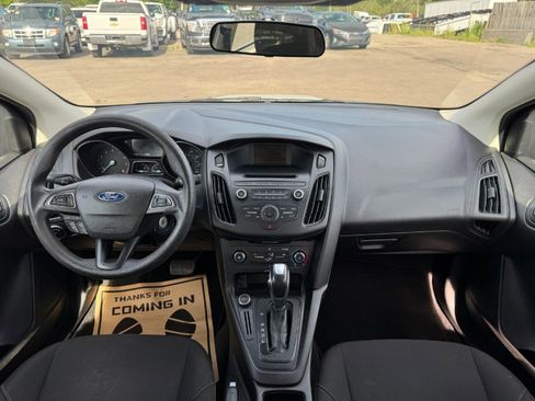 Used 2016 Ford Focus SE FWD image 20