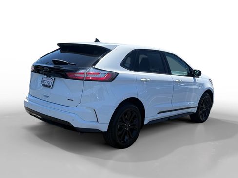 Certified 2023 Ford Edge SE w/ Black Appearance Package AWD/4WD image 5