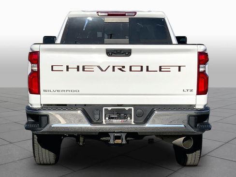 Used 2022 Chevrolet Silverado 2500 LTZ w/ LTZ Convenience Package AWD/4WD image 5