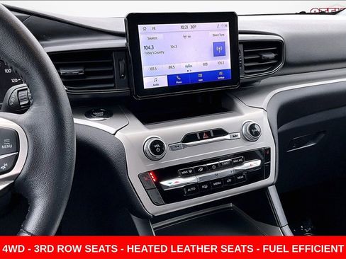 Used 2022 Ford Explorer XLT image 9