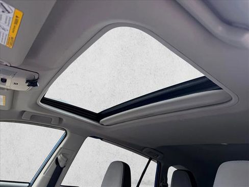 Used 2018 Toyota RAV4 XLE image 24