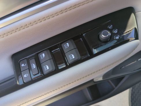 Used 2024 Jeep Wagoneer 2WD w/ Premium Group I image 14