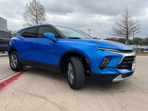 Used 2025 Chevrolet Blazer LT image 4