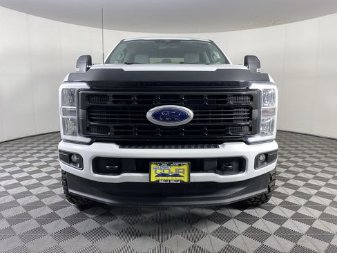 Used 2026 Ford F250 XLT AWD/4WD image 3