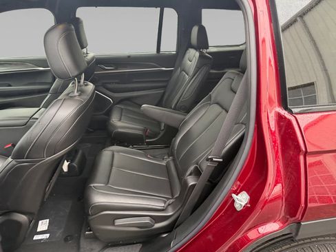 New 2025 Jeep Grand Cherokee L Limited w/ Luxury Tech Group II AWD/4WD image 22
