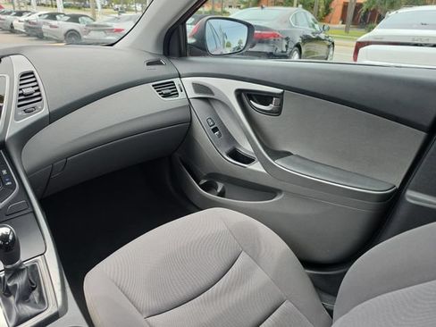 Used 2016 Hyundai Elantra SE FWD image 8